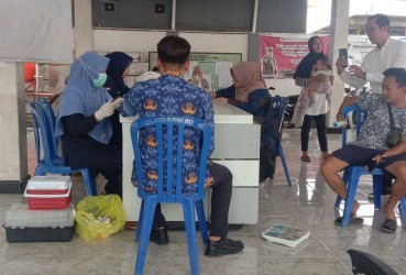 Warga Antusias, Ikuti Donor Darah Di Desa Tanggul Kulon