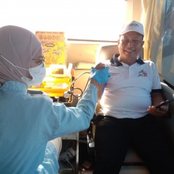 RAMAIKAN MAY DAY 1 MEI 2025, PULUHAN BURUH JEMBER SUMBANG DARAH DALAM AKSI KEMANUSIAAN DONOR DARAH