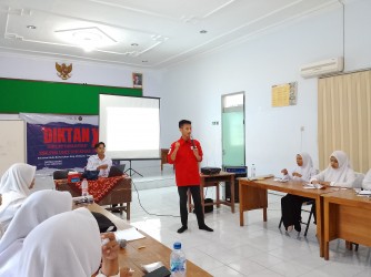 SIAPKAN FASILITATOR UNGGUL, KSR UIN KHAS JEMBER GELAR DIKLAT LANJUT DI MARKAS PMI KABUPATEN JEMBER