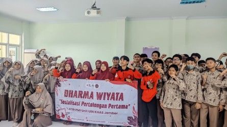 Dharma Wiyata, KSR PMI UIN KHAS Jember Latih Siswa SMP Science Qur'an Al Irsyad Jember Tangani Cedera Otot Rangka