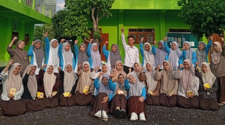 Aktivasi Kembali Latihan Rutin, PMR SMA Nuris Jember Sosialisasikan Heimlich Maneuver