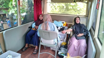 Semangat Kemanusiaan Di Bunga Desaku,  Emak- Emak Antusias Donor Darah Di Lapangan Argopuro Panti