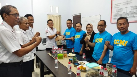 Melalui PMI Jember, ICMI Orda Jember Salurkan Donasi Untuk Korban Bencana Sumatra