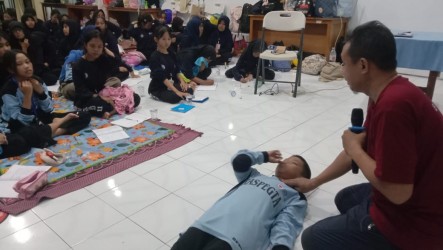 Puluhan Anggota PMR Madya SMPN 4 Tanggul Serius Ikuti Diklat Orientasi Kepalangmerahan Di Markas PMI Jember