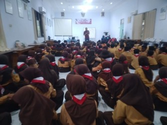 140 Siswa SD Puger Kulon Wisata Edukasi Ke Markas PMI Jember, Kembangkan Jiwa Kemanusiaan
