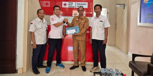 Kompak Peduli Bencana, Guru Dan Siswa SDN Lembengan 01 Ledokombo Donasikan Bantuan Untuk Korban Banjir Aceh Dan Sumatera