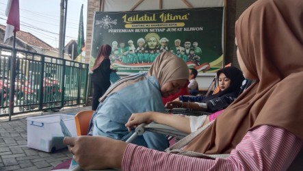 Donor Darah Rasa Soto Lamongan, Warga NU Rambipuji Sukses Sumbangkan 65 Kantong Darah 