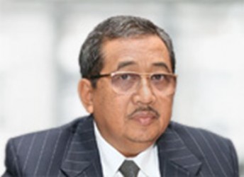 H. KRH. Djunaedi Mahendra ; Rekam Jejak Birokrat Yang Inovatif. (Ketua PMI Cabang Jember 1994-1998)