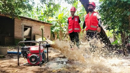 Sumur Warga Keruh Dan Berbau, PMI Jember Melakukan Normalisasi