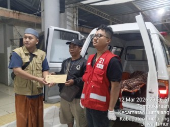 Usai Tarawih, Tim Ambulans PMI Jember Jemput Jenazah Di RSUD Haryoto Lumajang