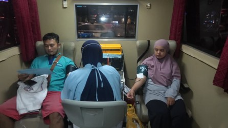 Donor Darah Ramadan Di Masjid Al Baitul Amin Berakhir, PMI Jember Berhasil Himpun 36 Kantong Darah
