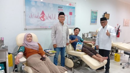 Meriahkan Idul Adha 1447 H, UDD PMI Jember Bagi-Bagi Bingkisan Beras Untuk Pendonor Darah