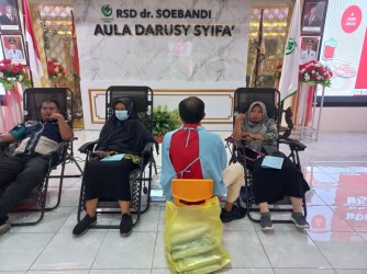 SAYANG 16 PENDONOR BATAL DONOR, PENGUNJUNG DAN KARYAWAN RSD DR SOEBANDI TAMBAH STOK 40 KANTONG DARAH 