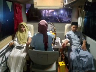 WARGA SUKOWONO MALAM MINGGUAN SAMBIL DONOR DARAH, SAYANG BANYAK YANG TIDAK LOLOS SCREENING