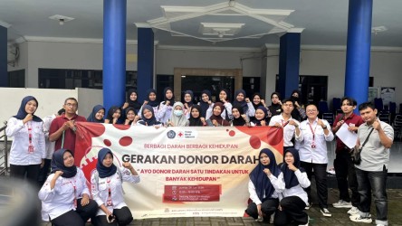 KSR PMI UNMUH JEMBER KERAHKAN MAHASISWA, HIMPUN 24 KANTONG DARAH