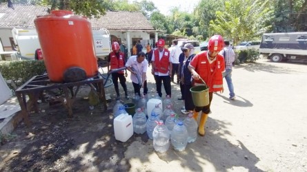 Jadi Perhatian, PMI Jawa Timur Turun Ke Lokasi Kekeringan, Melihat Langsung Proses Distribusi Air Bersih Ke Warga Terdampak