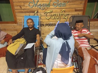 Usai Shalat, Jamaah Masjid At Taufik Grenden Sumbang 41 Kantong Darah