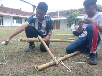 KOBARKAN SEMANGAT KEMANUSIAAN, PMR MADYA SMPN 1 DAN SMPN 3 JEMBER KOMPAK DIGEMBLENG HADAPI AJANG ABHINAYA 2026 SMKN 1 JEMBER