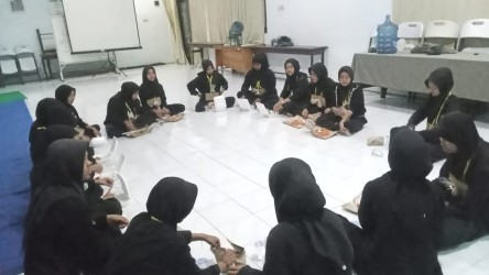 Asah Jiwa Kepemimpinan, 29 Anggota PMR Wira SMK Diponegoro Wuluhan Digembleng Di Markas PMI Jember