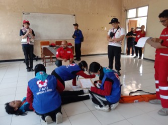 Tamu Dari Palang Merah Jepang Terpukau! Relawan Palang Merah Jepang Turun Gunung Tinjau ABHINAYA 2026 SMKN 1 Jember