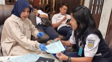 Pegawai Dan Penumpang PT KAI DAOP IX Jember Sumbang 49 Kantong Darah