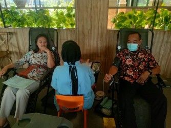 DI TENGAH MINIMNYA KEAKTIFAN PERHOTELAN, LUMINOR HOTEL JEMBER TETAP KONSISTEN SUMBANG PULUHAN KANTONG DARAH 