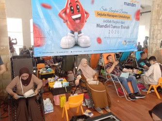 Bonus Blender Hingga Snack Bikin  Relawan Lebih Aktif, Aksi Karyawan Bank Mandiri Jember Sukses Tembus Target 100 Kantong Darah