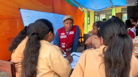 PMI Pulihkan Trauma Pascagempa, Siswa Dan Guru SDK Gawalea Diajak Kembali Berani