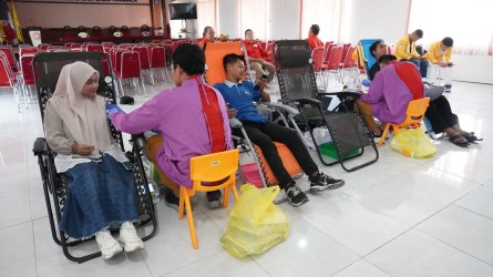 Semarak Sumpah Pemuda, KSR PMI ITS Mandala Gelar Aksi Kemanusiaan Donor Darah