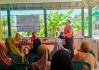 Enam Relawan Tim PSS PMI Kabupaten Jember Adakan Psikoedukasi Warga Terdampak Gempa Bawean Gresik 